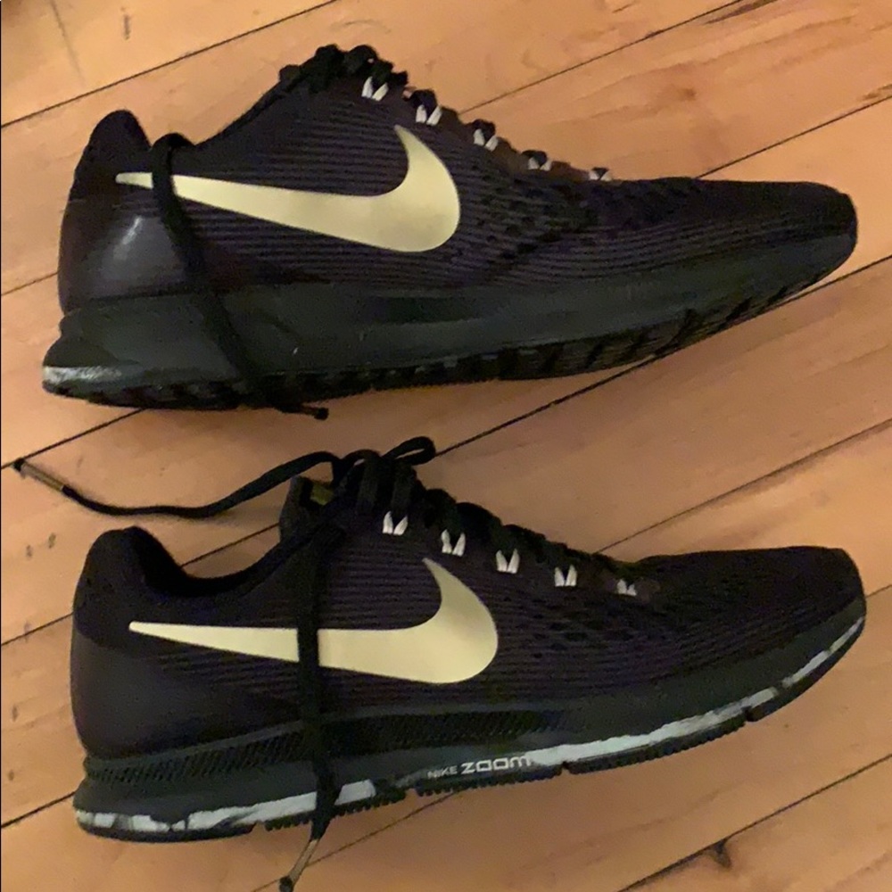 Nike Pegasus black sneakers